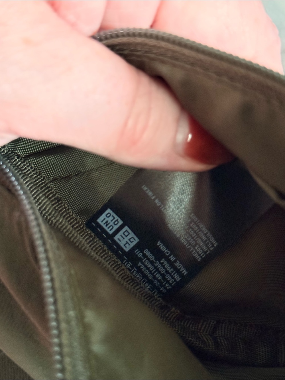 Olive Green Uniqlo Crossbody Sling Bag - Picture 6 of 6